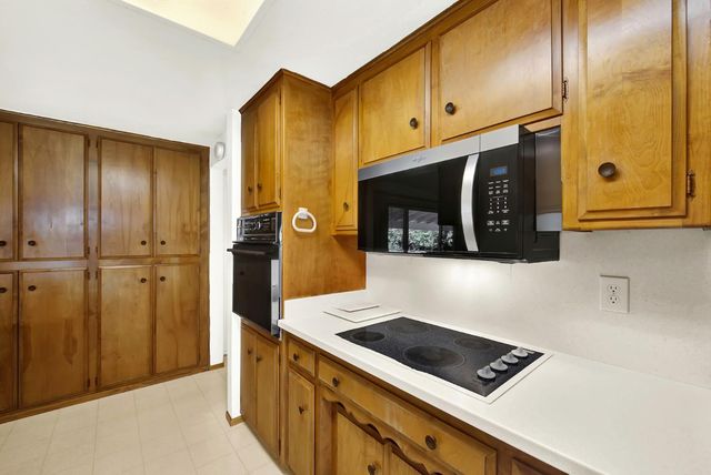 8182 Niessen Way, Fair Oaks, CA 95628