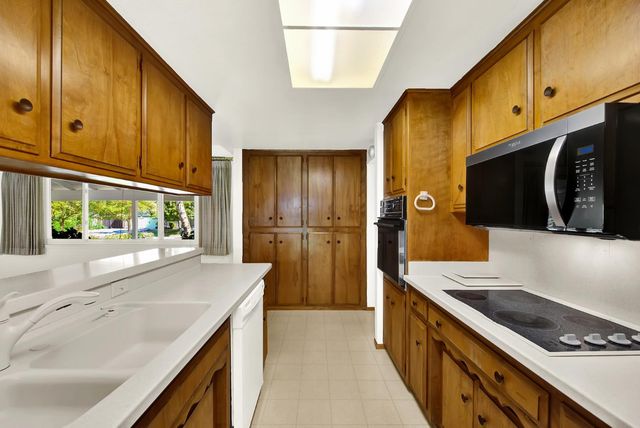 8182 Niessen Way, Fair Oaks, CA 95628