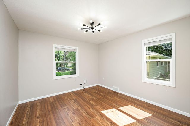 2800 32nd Avenue NE, Saint Anthony, MN 55418