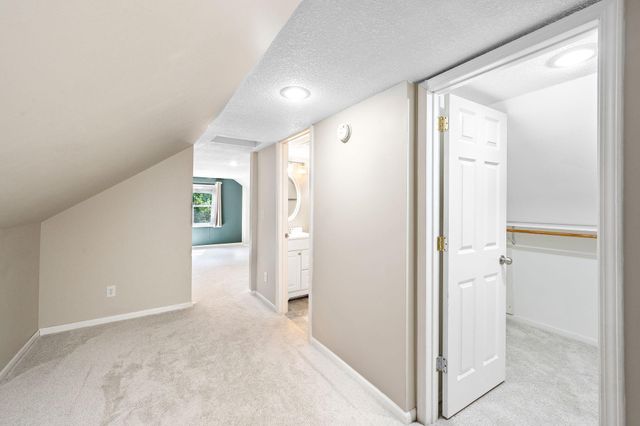 2800 32nd Avenue NE, Saint Anthony, MN 55418