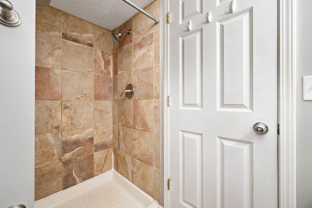 2800 32nd Avenue NE, Saint Anthony, MN 55418