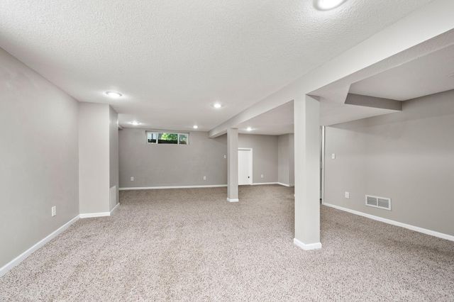 2800 32nd Avenue NE, Saint Anthony, MN 55418