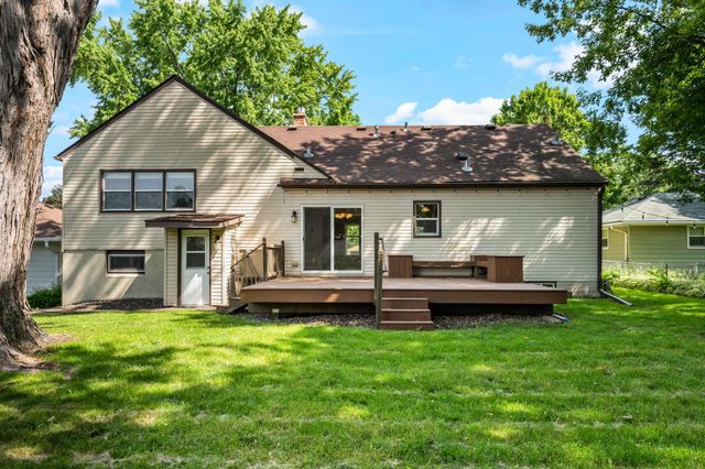 2800 32nd Avenue NE, Saint Anthony, MN 55418