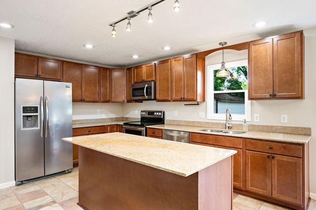2800 32nd Avenue NE, Saint Anthony, MN 55418