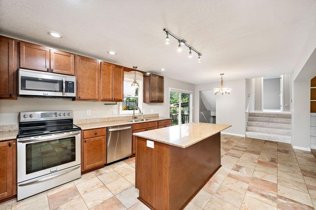 2800 32nd Avenue NE, Saint Anthony, MN 55418