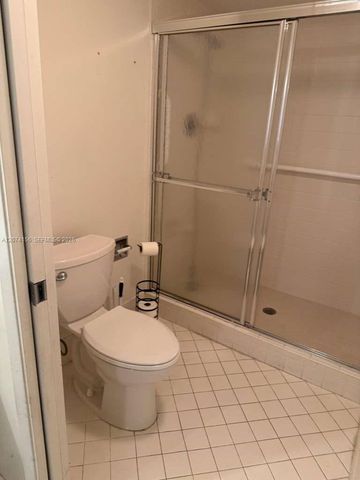 1600 SW 127th Way 401C, Pembroke Pines, FL 33027