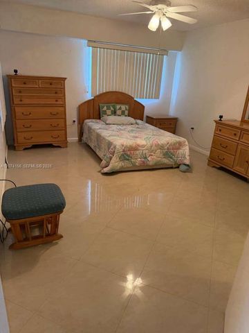 1600 SW 127th Way 401C, Pembroke Pines, FL 33027