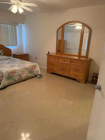 1600 SW 127th Way 401C, Pembroke Pines, FL 33027
