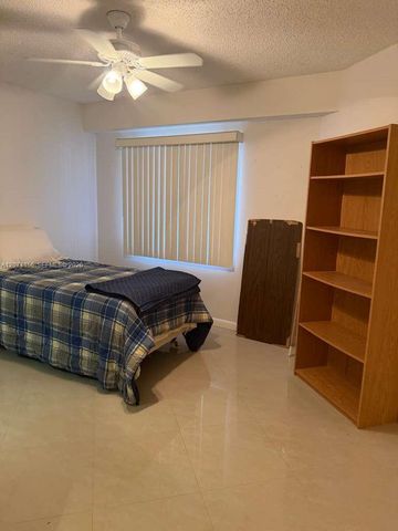 1600 SW 127th Way 401C, Pembroke Pines, FL 33027