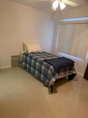 1600 SW 127th Way 401C, Pembroke Pines, FL 33027