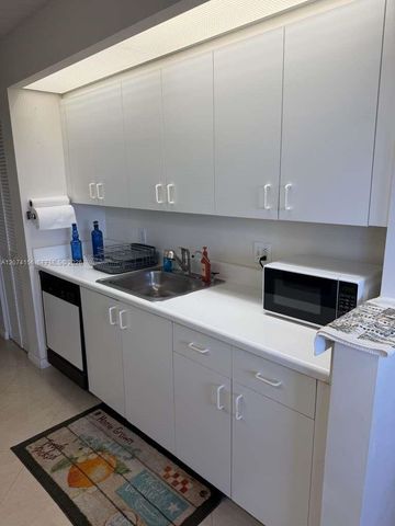 1600 SW 127th Way 401C, Pembroke Pines, FL 33027