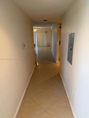 1600 SW 127th Way 401C, Pembroke Pines, FL 33027