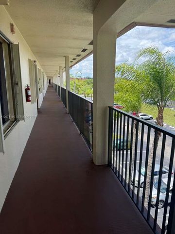 1600 SW 127th Way 401C, Pembroke Pines, FL 33027