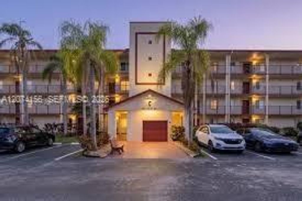 1600 SW 127th Way 401C, Pembroke Pines, FL 33027