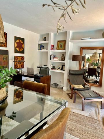825 N Bel Air Dr, Plantation, FL 33317