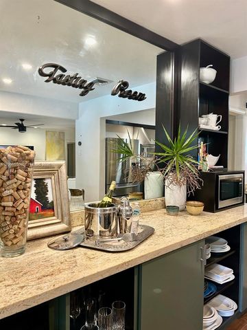 825 N Bel Air Dr, Plantation, FL 33317