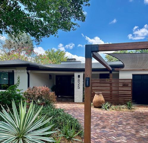825 N Bel Air Dr, Plantation, FL 33317