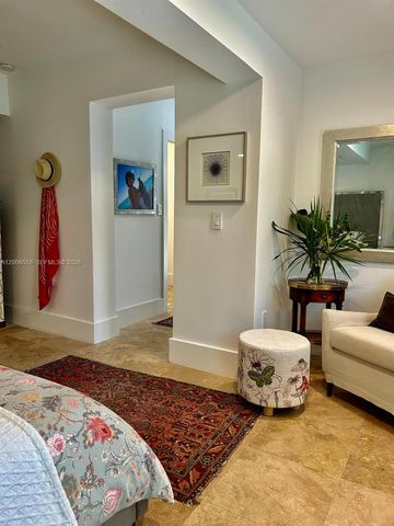 825 N Bel Air Dr, Plantation, FL 33317