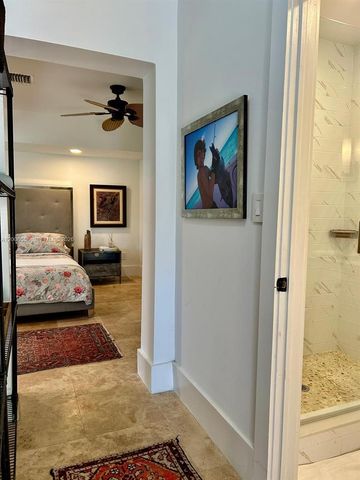825 N Bel Air Dr, Plantation, FL 33317