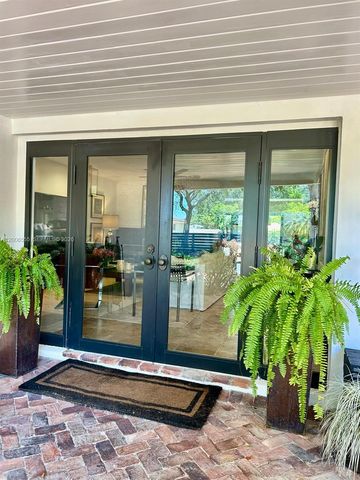 825 N Bel Air Dr, Plantation, FL 33317