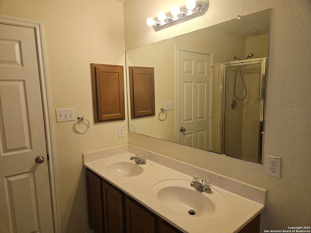 204 N WILLOW WAY, Cibolo, TX 78108