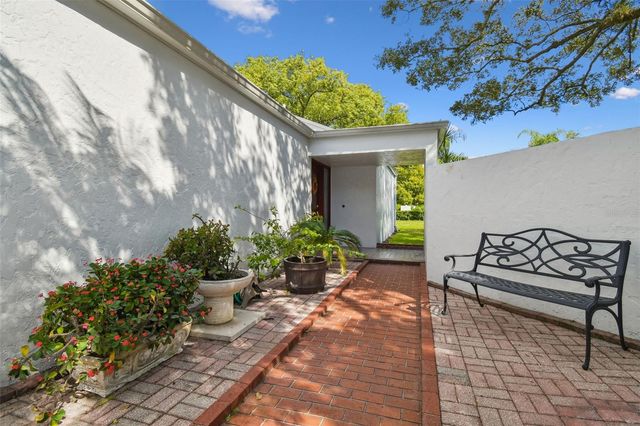 4154 NORTHMEADOW CIRCLE, Tampa, FL 33618