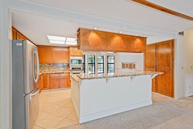 6015 Rustic Hills Dr, Rocklin, CA 95677