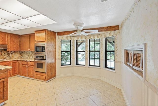 6015 Rustic Hills Dr, Rocklin, CA 95677