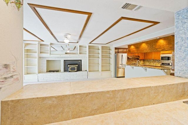 6015 Rustic Hills Dr, Rocklin, CA 95677