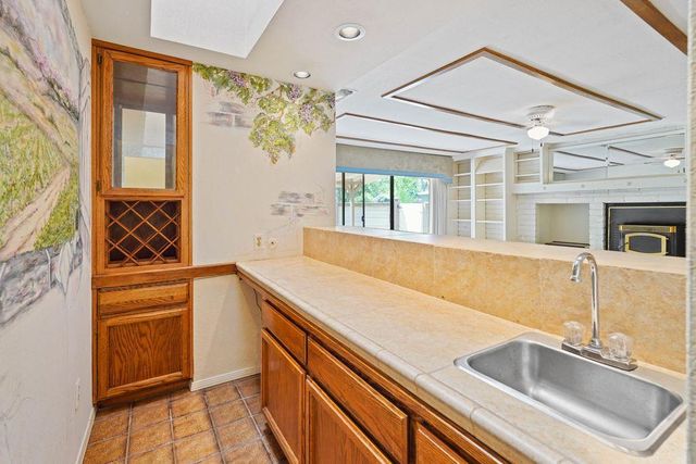 6015 Rustic Hills Dr, Rocklin, CA 95677