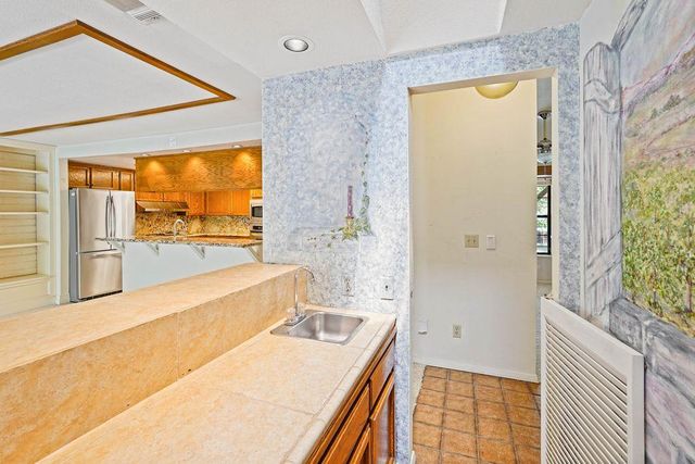 6015 Rustic Hills Dr, Rocklin, CA 95677