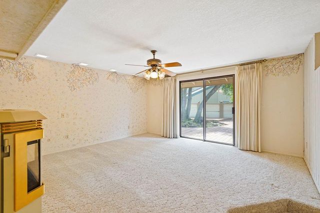 6015 Rustic Hills Dr, Rocklin, CA 95677