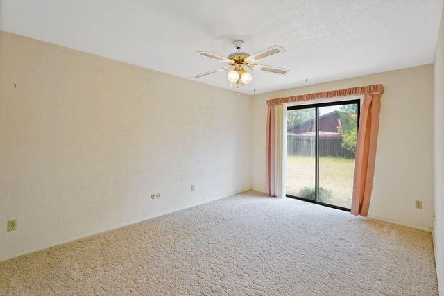 6015 Rustic Hills Dr, Rocklin, CA 95677