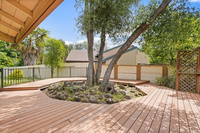 6015 Rustic Hills Dr, Rocklin, CA 95677