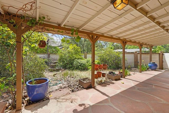 6015 Rustic Hills Dr, Rocklin, CA 95677