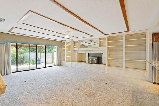 6015 Rustic Hills Dr, Rocklin, CA 95677