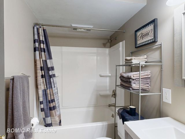 3934 Grotto Road, Bridgeport, MI 48722
