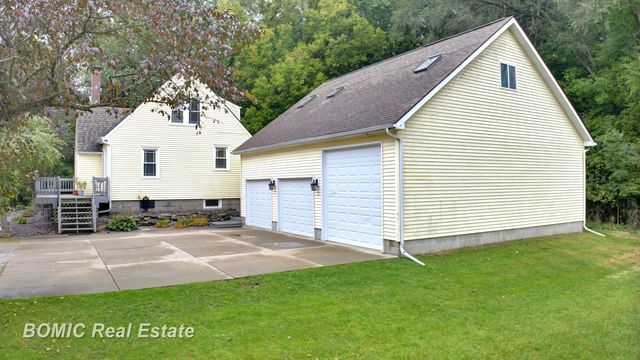 3934 Grotto Road, Bridgeport, MI 48722
