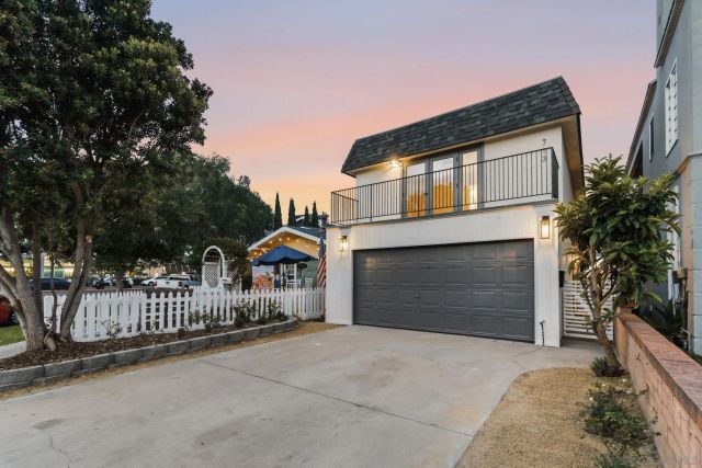 713 -719 D AVENUE, Coronado, CA 92118