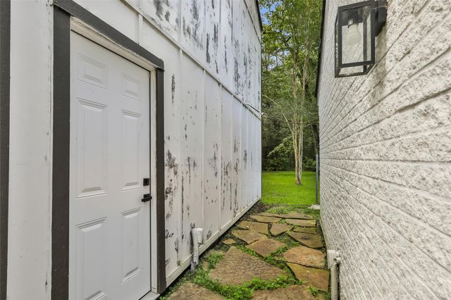 854 Fairway Drive, New Caney, TX 77357