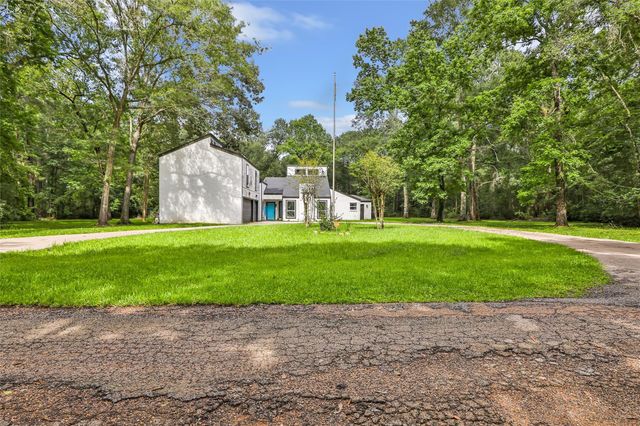 854 Fairway Drive, New Caney, TX 77357