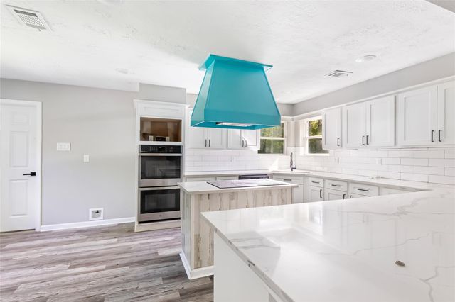 854 Fairway Drive, New Caney, TX 77357