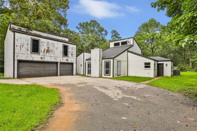 854 Fairway Drive, New Caney, TX 77357