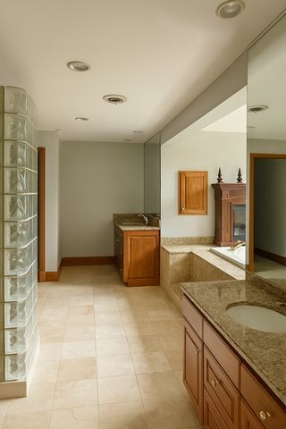 8748 Walton Oaks Drive, Bloomington, MN 55438