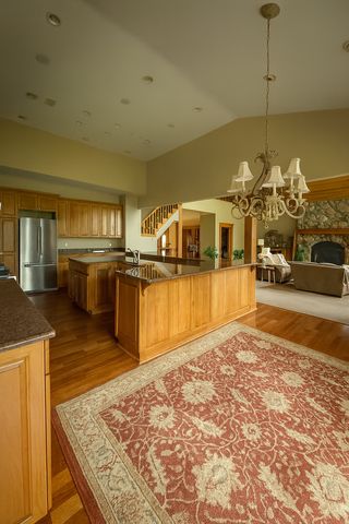 8748 Walton Oaks Drive, Bloomington, MN 55438