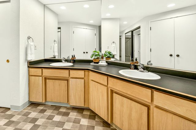 68 E Main Street 1, Ashland, OR 97520