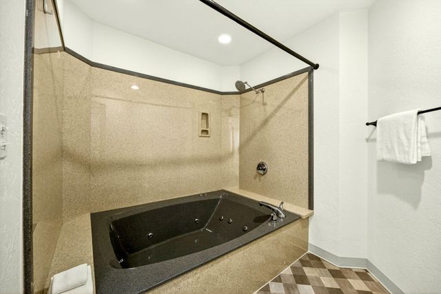 68 E Main Street 1, Ashland, OR 97520