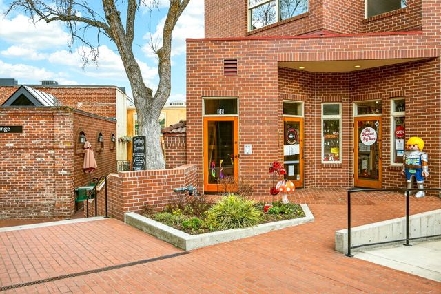 68 E Main Street 1, Ashland, OR 97520