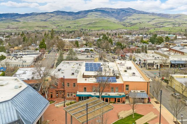 68 E Main Street 1, Ashland, OR 97520