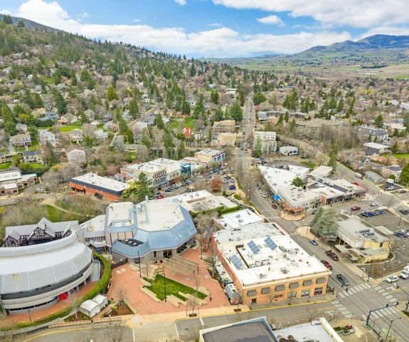 68 E Main Street 1, Ashland, OR 97520